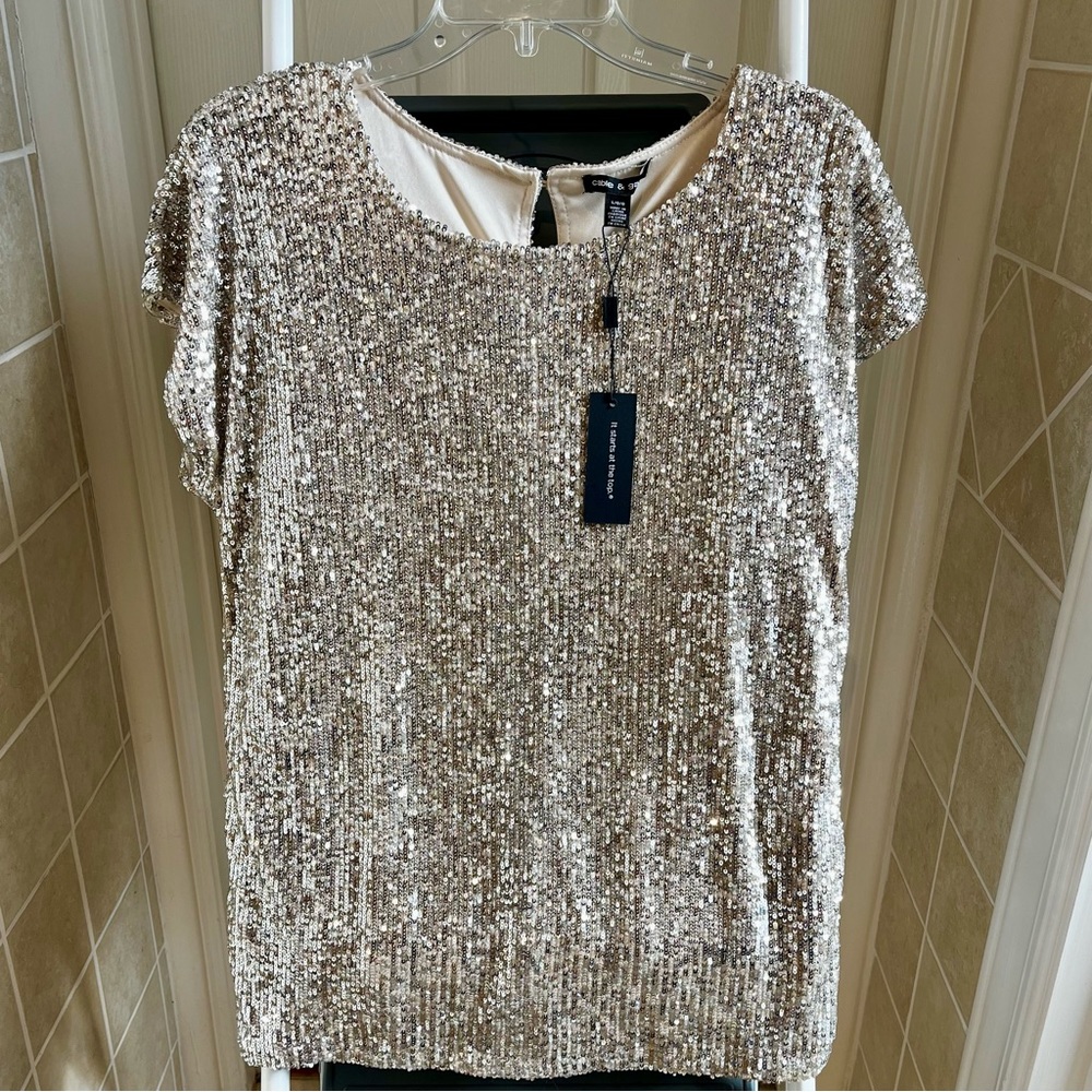 NWT Sequin Silver Gold Metallic Short Sleeve Top, Cable & Gauge